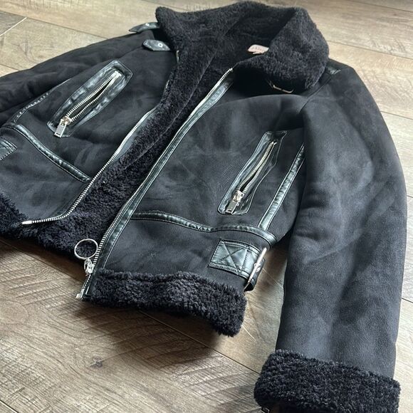 Beautiful black jacket - Picture 4 of 5